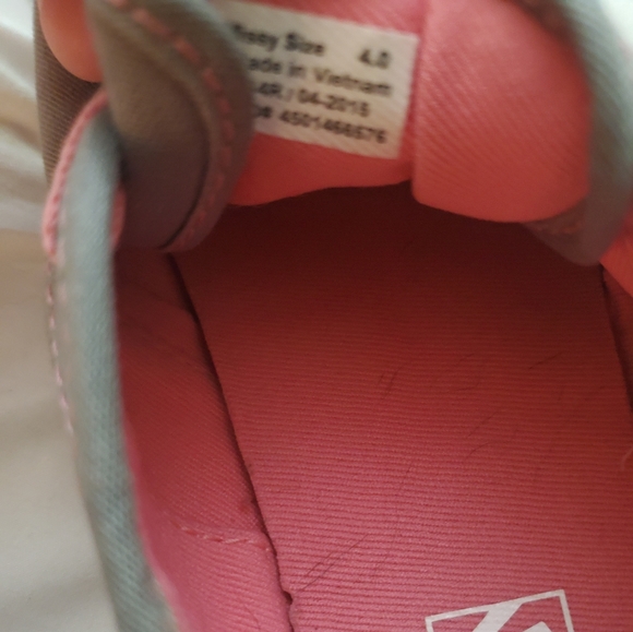 Vans - Picture 2 of 2